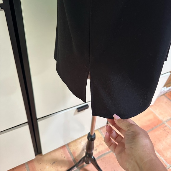 Ann Taylor Black cold shoulder top - Picture 5 of 11